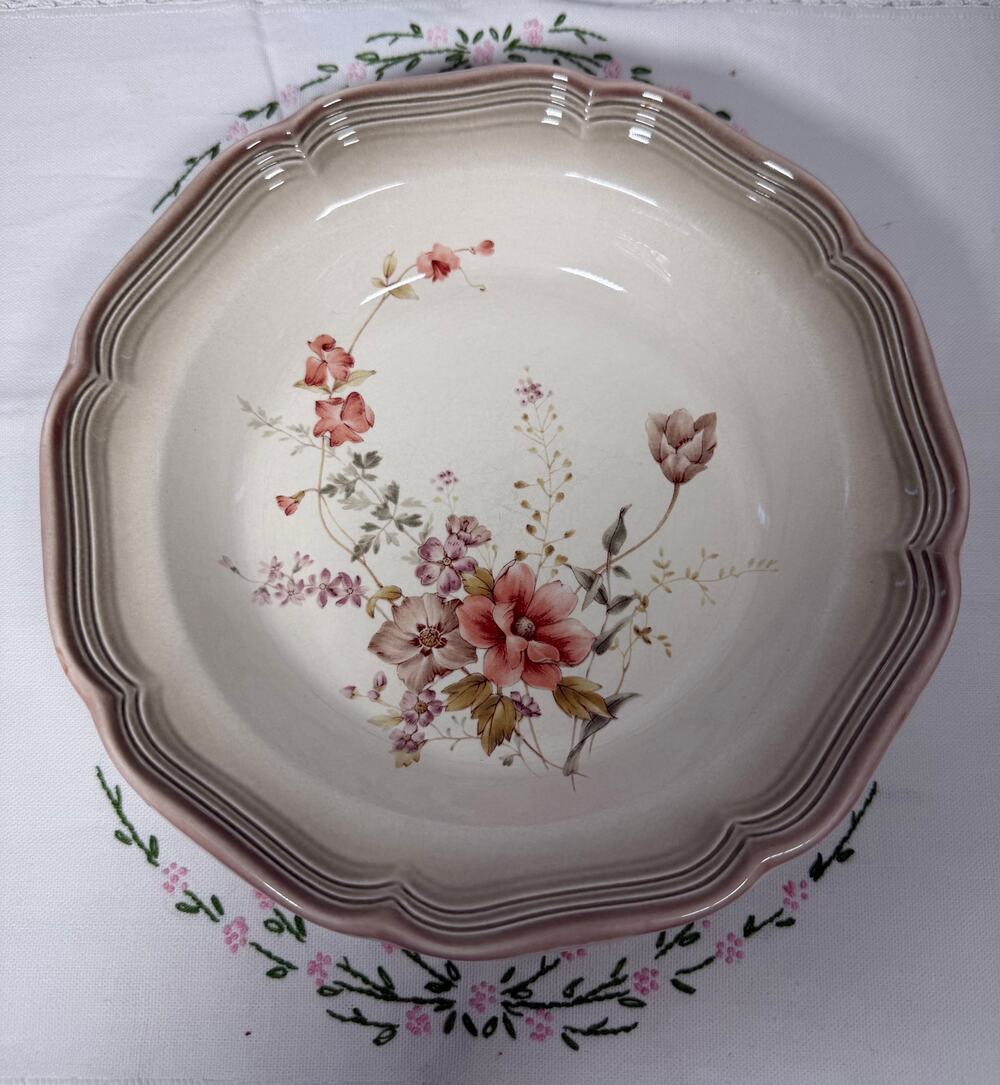 Vintage Mikasa Country Estate Autumn Vale D8801 8.25" Serving Bowl Japan Floral